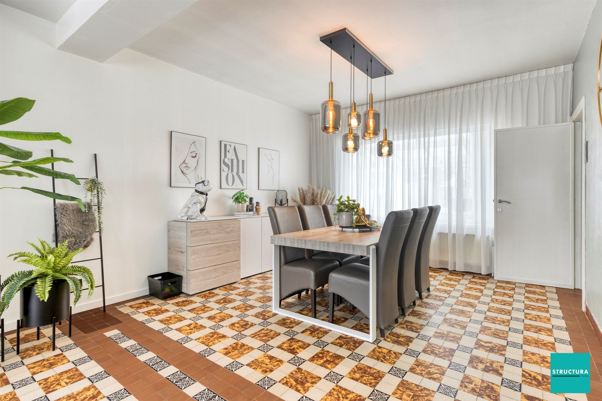Ruime 4-SLK Woning in Denderhoutem, 235m² Woonopp. foto 6