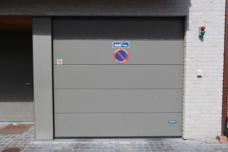 Ruime ondergrondse garage met autostaanplaats in het centrum van Gistel  foto 12