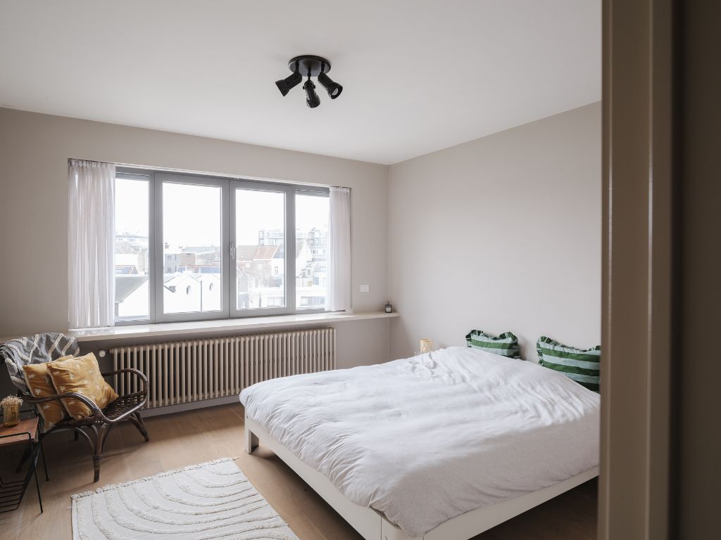 Smaakvol gerenoveerd 2-slpk appartement met twee terrassen foto 11