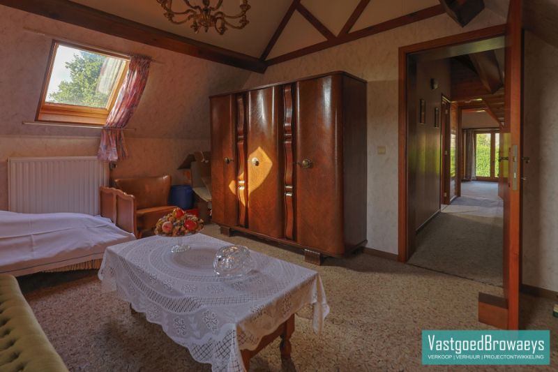 Uniek gelegen landhuis te koop omringd door een oase van groen foto 13