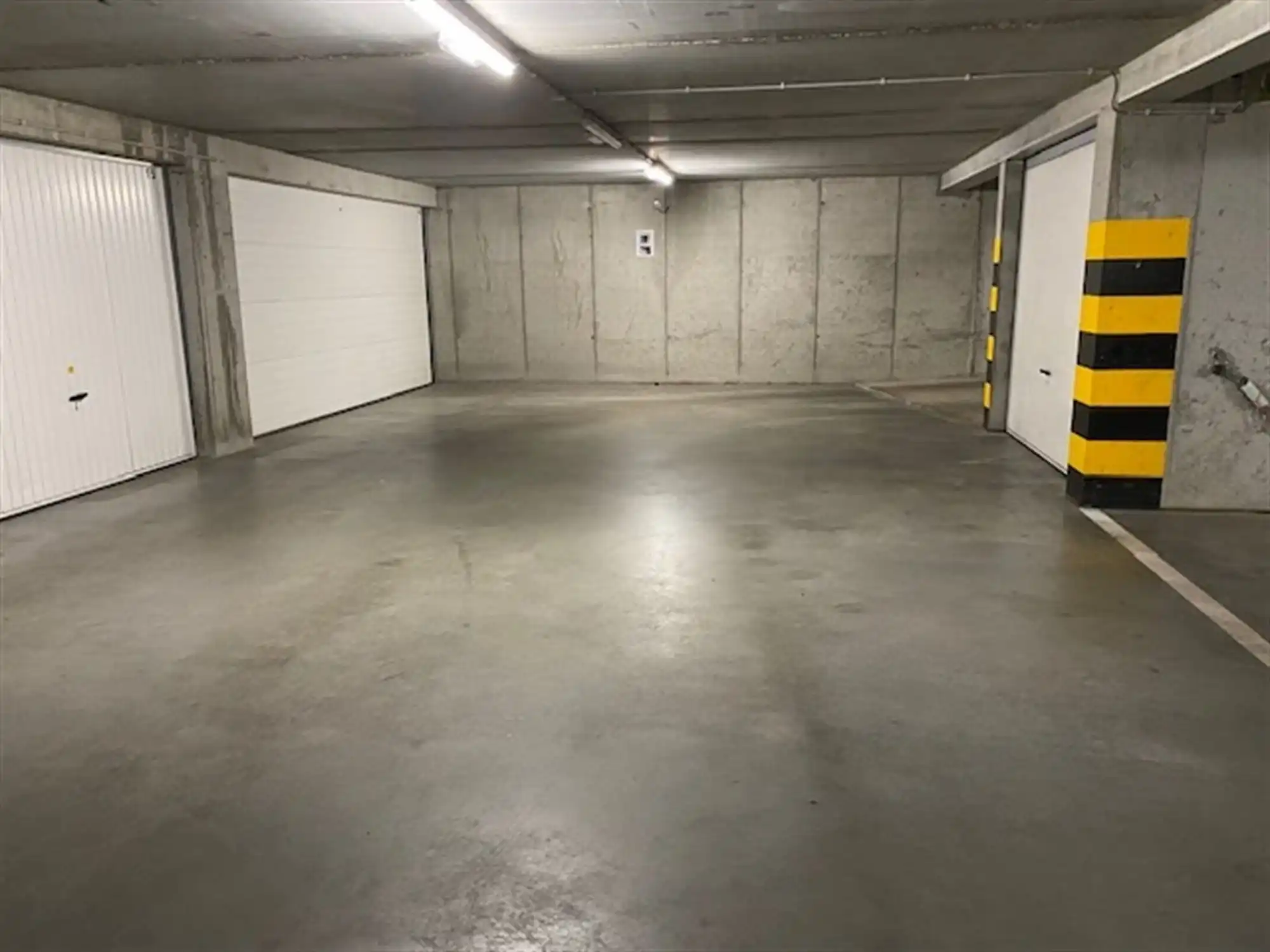Garagebox - binnen - gesloten foto 3