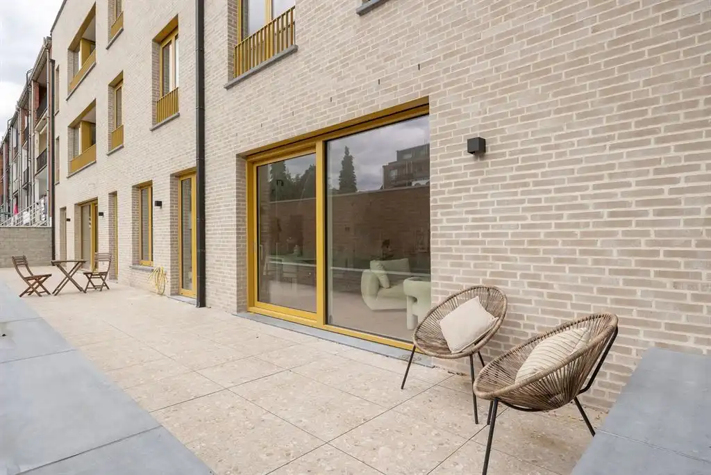 Luxueus gelijkvloers app met ruime tuin foto 7