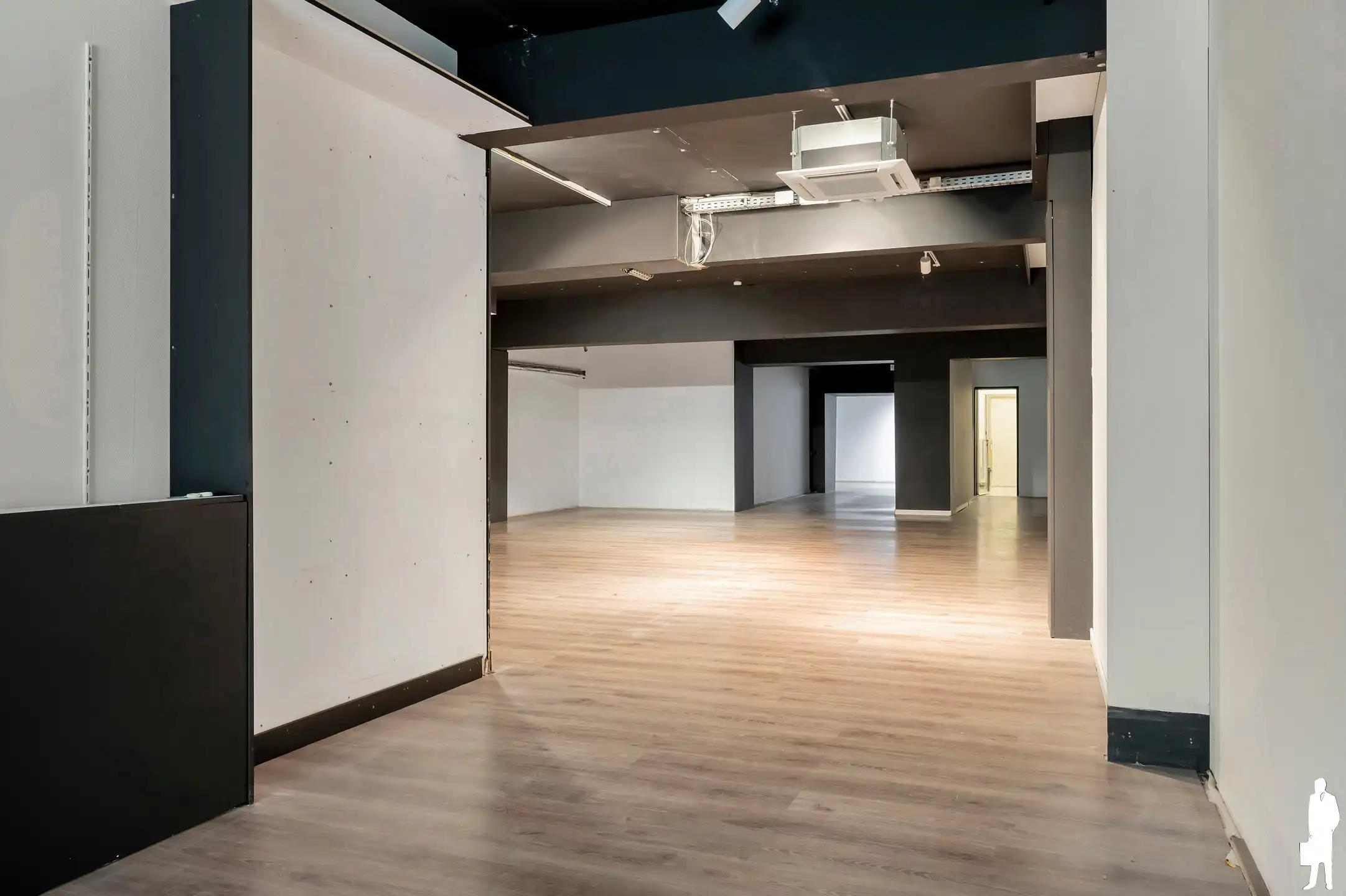 Gelijkvloers handelspand met een oppervlakte van ca. 180m² foto 4