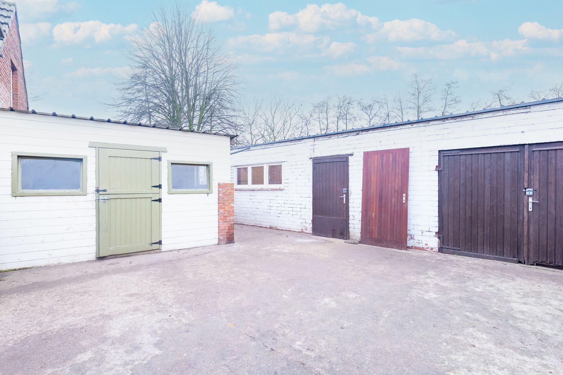 Gedeeltelijk gerenoveerd huis met bijgebouw, groen uitzicht foto 26