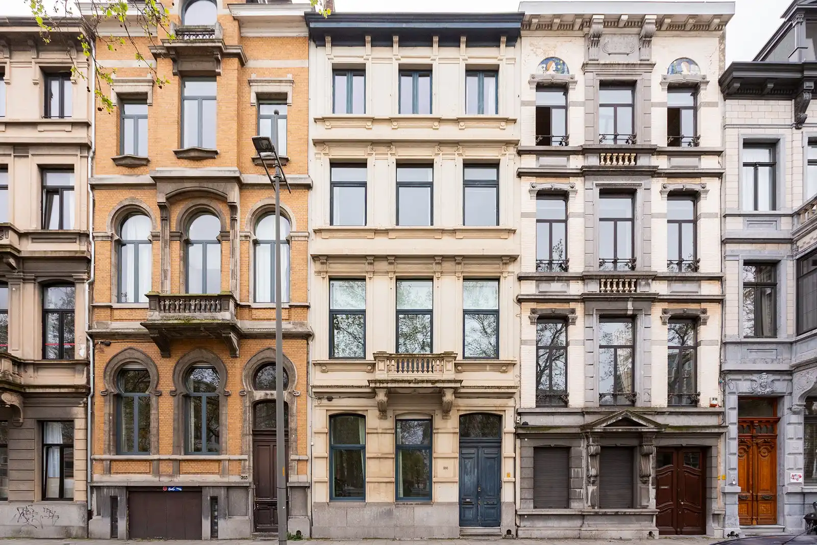 Hoofdfoto van de publicatie: Karaktervolle en ruime woning met 6 slaapkamers op absolute toplocatie in Antwerpen