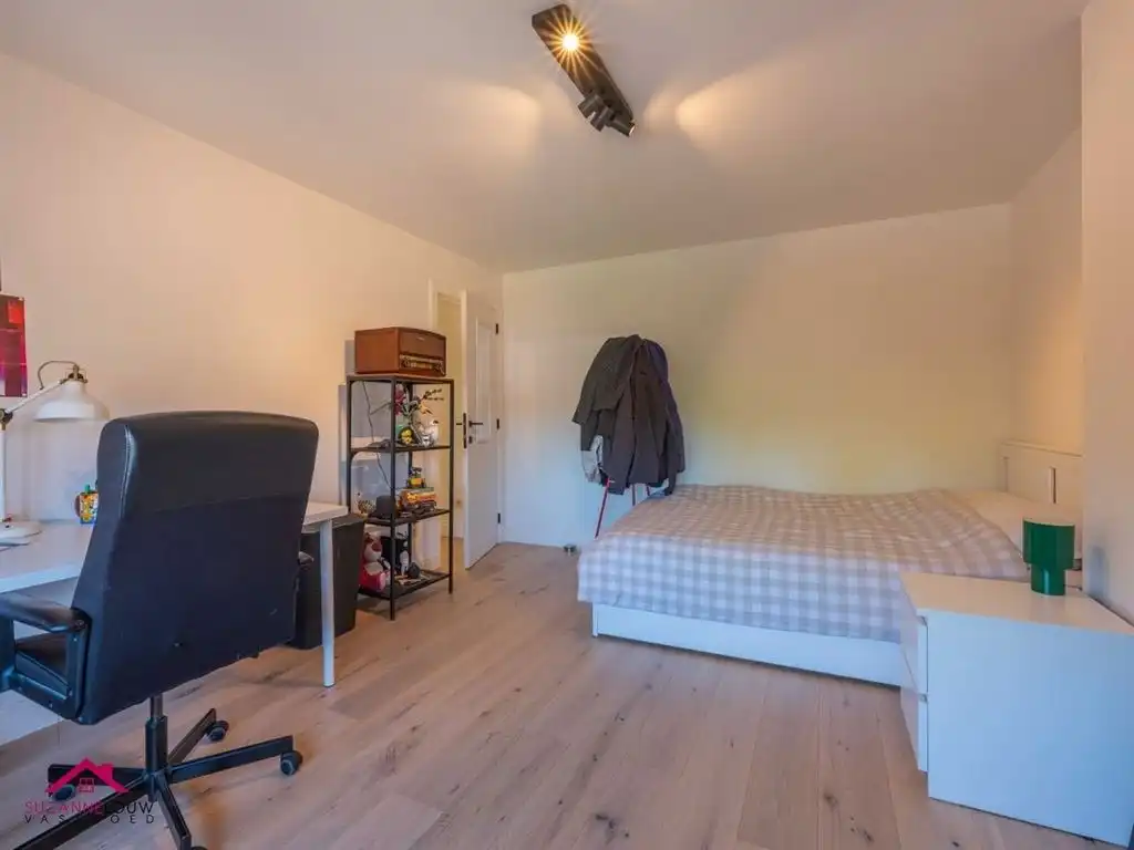 Op te frissen woning in gesloten bebouwing foto 20