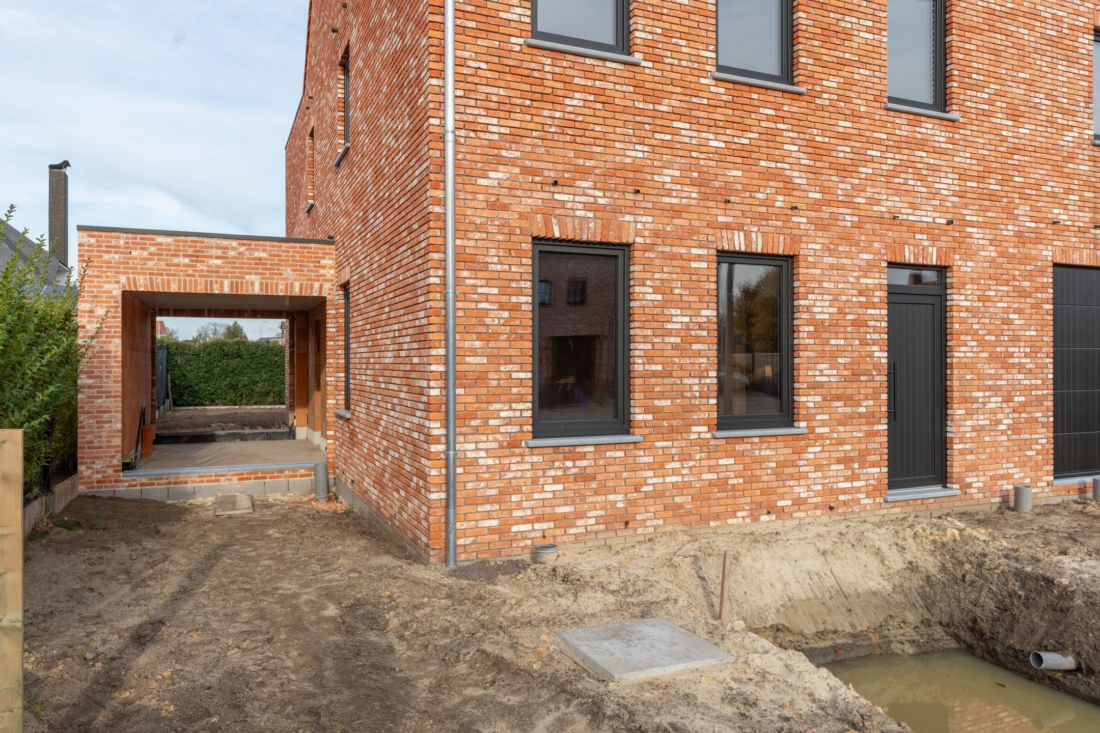 Knappe en ruime (245 m²) casco woning op gunstige ligging foto 43