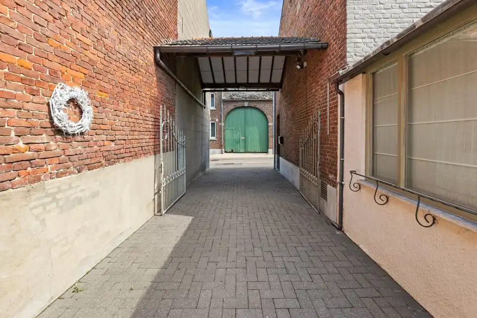 CHARMANTE WONING MET 3 SLKS EN EEN PRACHTIGE TUIN MET TAL VAN MOGELIJKHEDEN foto 35