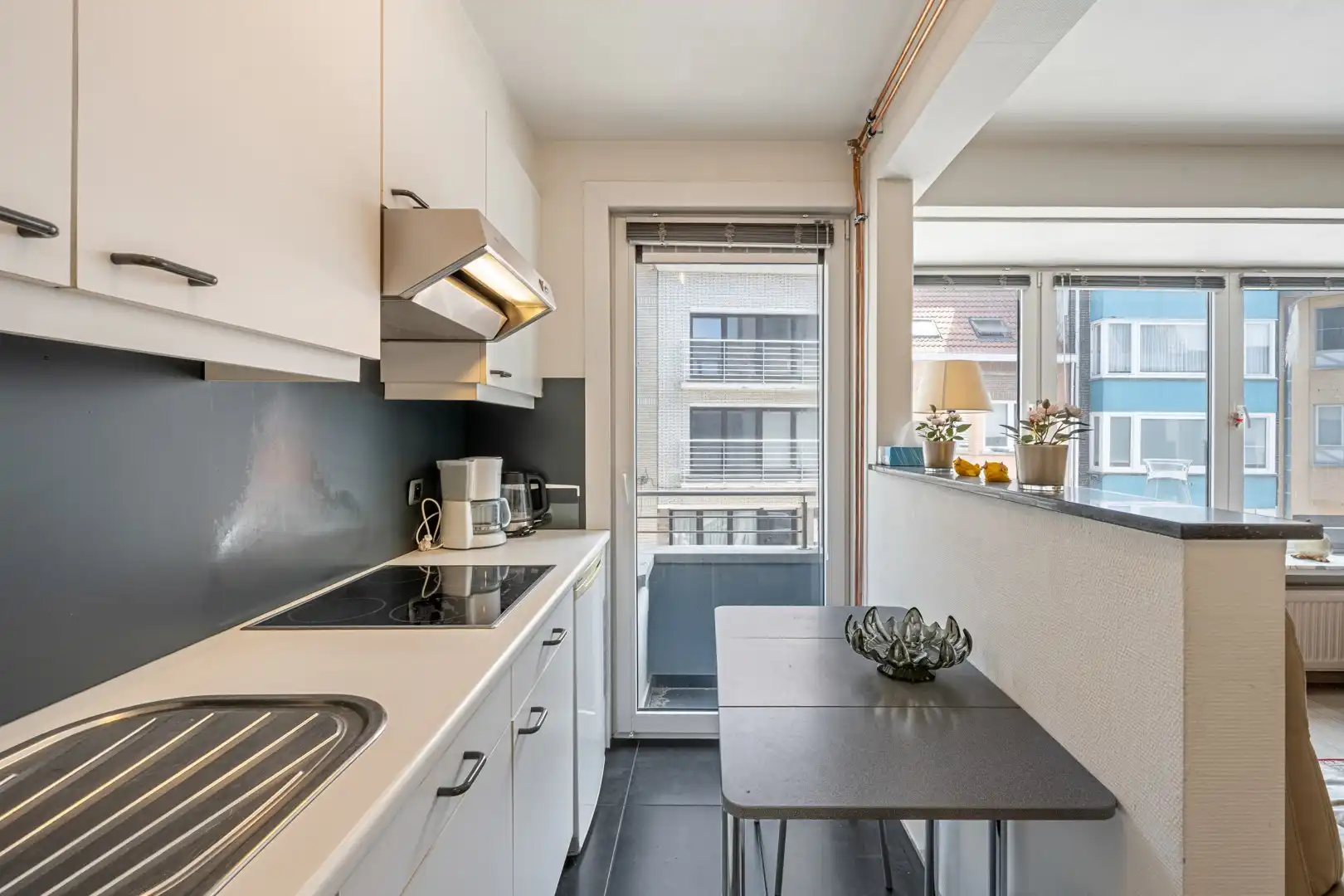 BREDENE | Instapklaar appartement vlak bij het strand met 2 slaapkamers en staanplaats foto 9