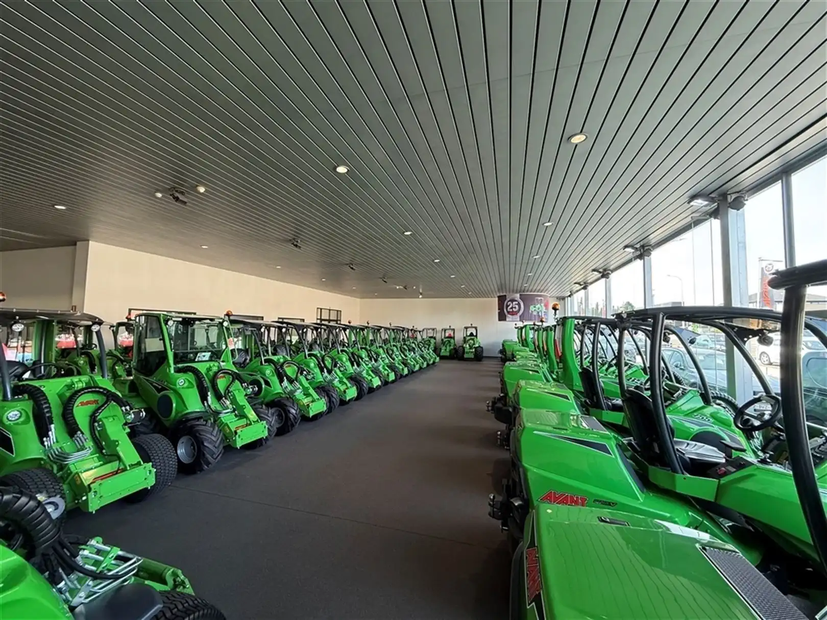 Industriële site met B2B-showroom te koop op zichtlocatie foto 9