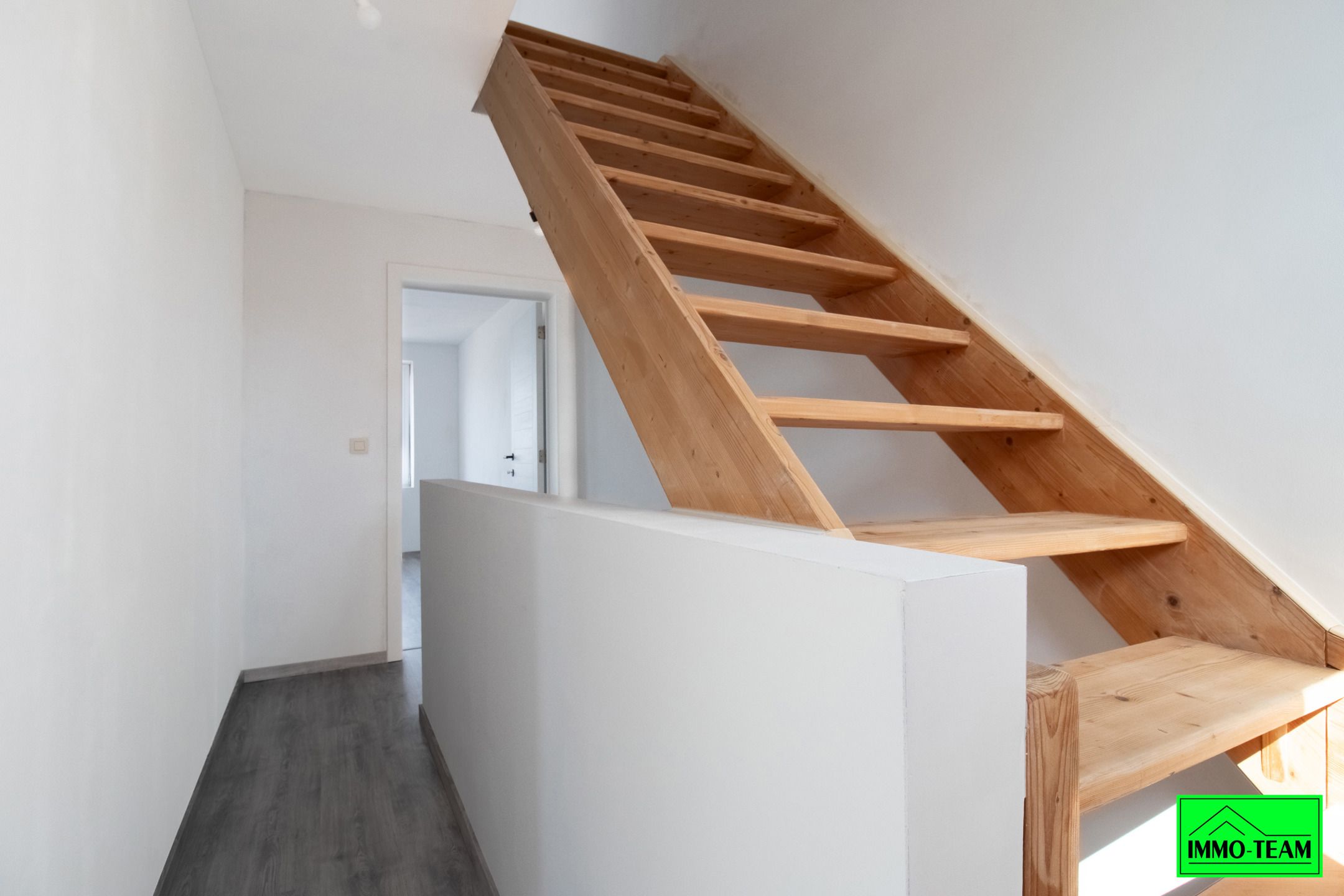 Volledig gerenoveerde woning met 3 slaapkamers nabij centrum foto 15