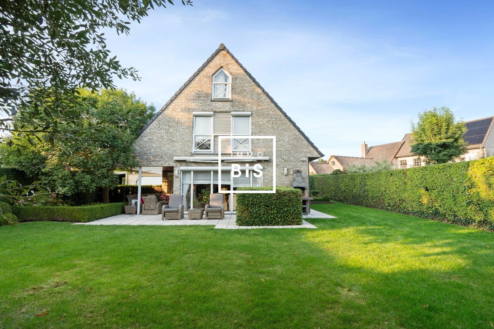 Alleenstaande villa met perfect georiënteerde tuin foto 2