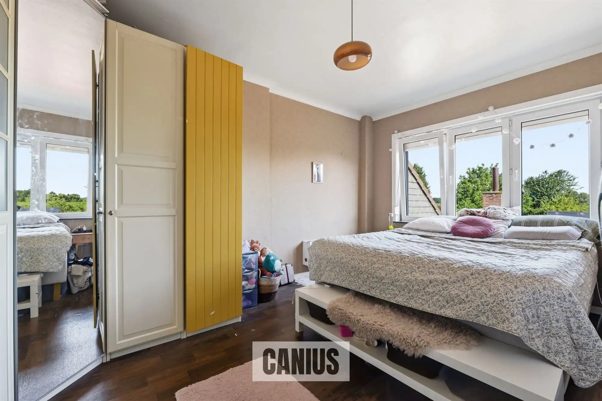 CHARMANTE, GERENOVEERDE WONING MET 2 SLPK foto 12