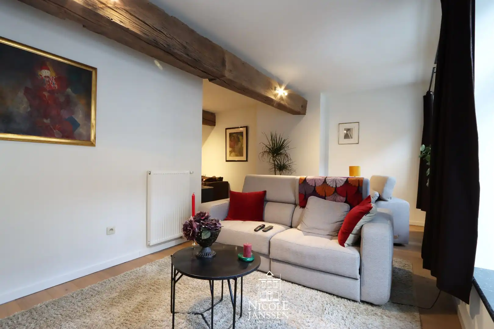 Trendy appartement met gezellig binnenterras en lift in het hartje van Maaseik foto 3