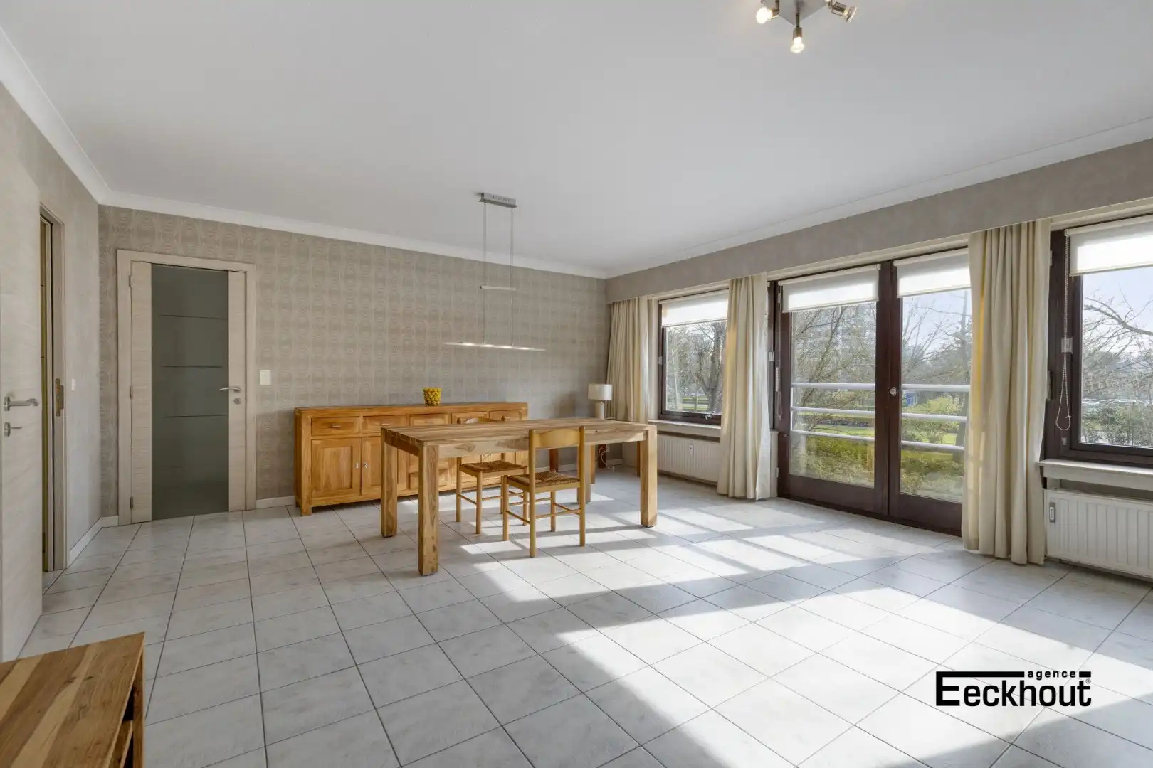 Ruim en zonnig appartement met open zicht en 2 slaapkamers, in het centrum van Oostende, vlakbij jachthaven. foto 8