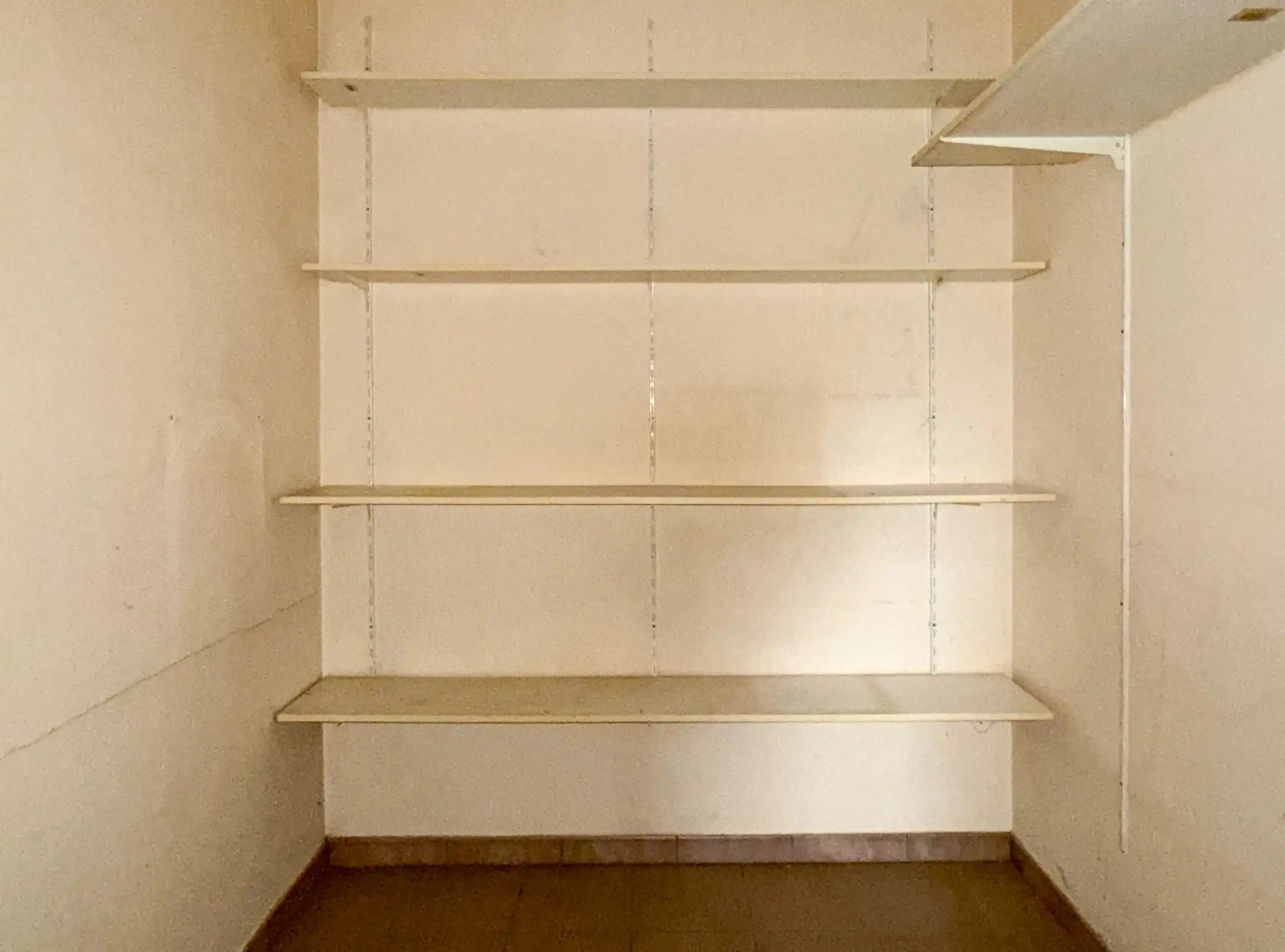Appartement met twee slaapkamers en garage in Melsele foto 5