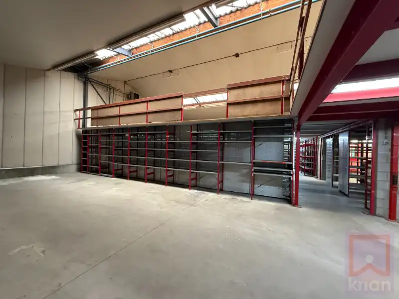 Instapklaar bedrijfsgebouw van 758 m² foto 12