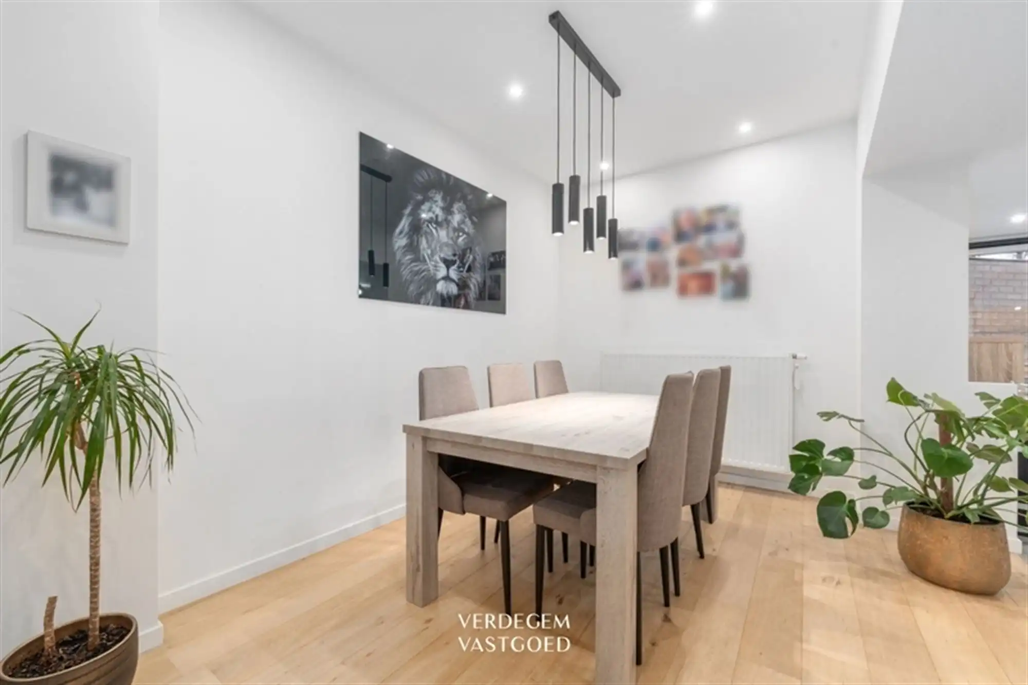 Mooi gerenoveerde gezinswoning met 3 slaapkamers en verrassend grote tuin foto 3