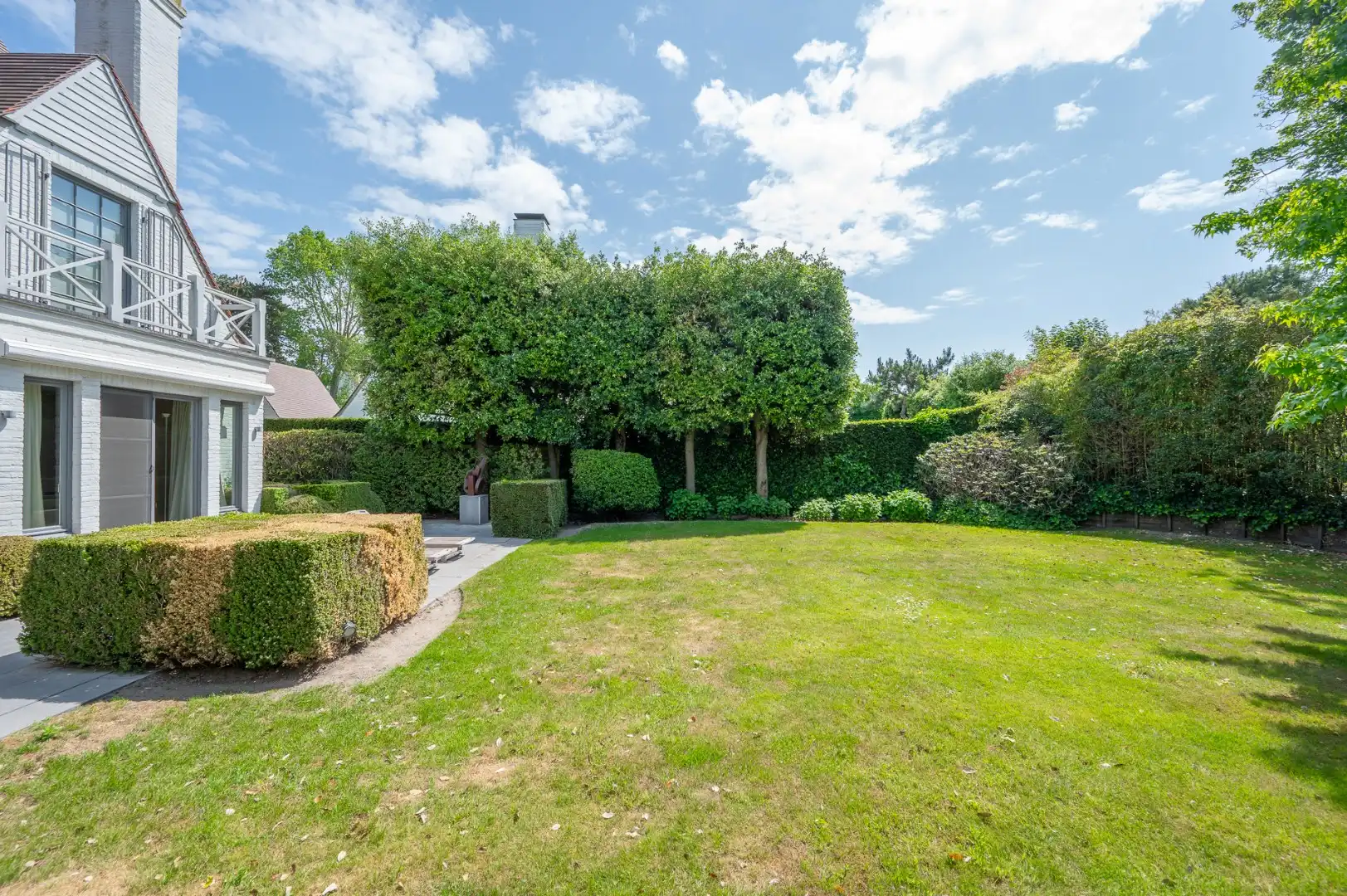 Ruime en stijlvolle villa met optimale privacy op een topligging in het Zoute foto 4