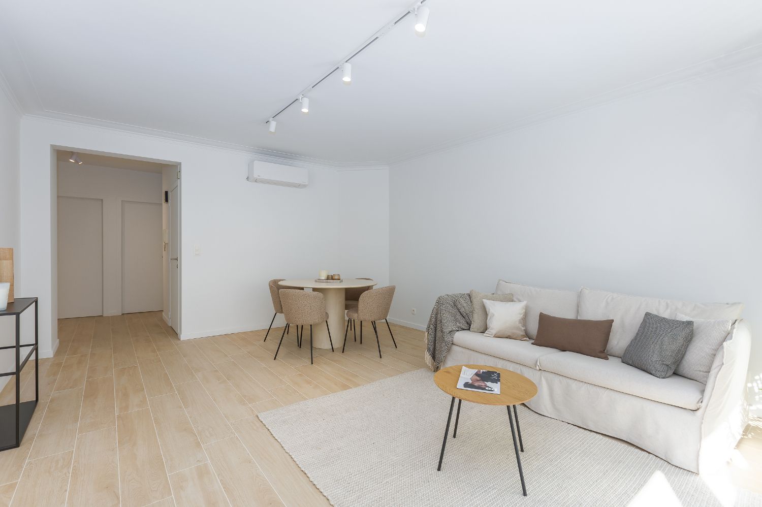 Gerenoveerd 2 slaapkamer appartement foto 3