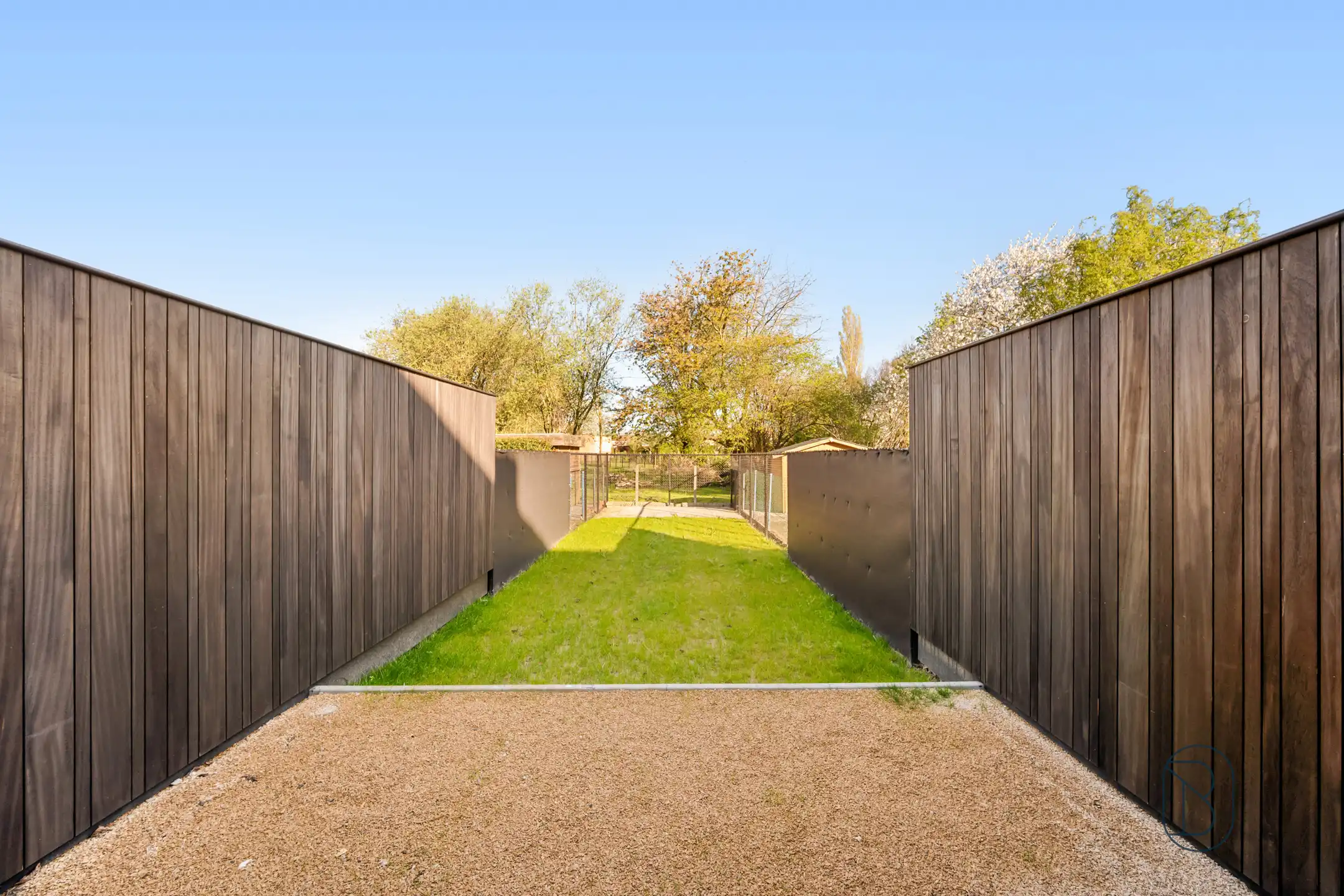 Kwalitatief gerenoveerde woning met tuin, en 3 slk.  foto 10