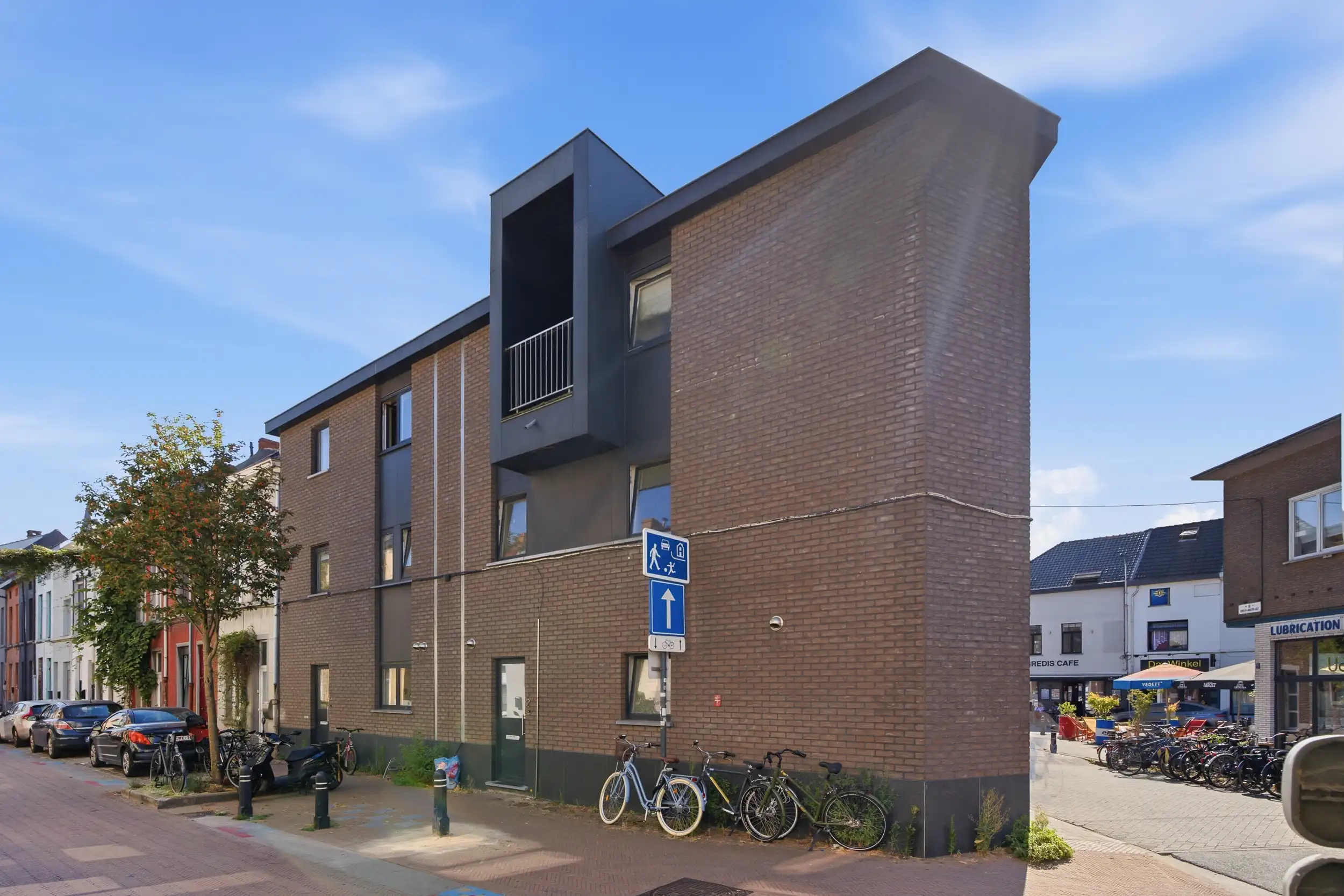 Recente en energiezuinige woning met terras foto 14