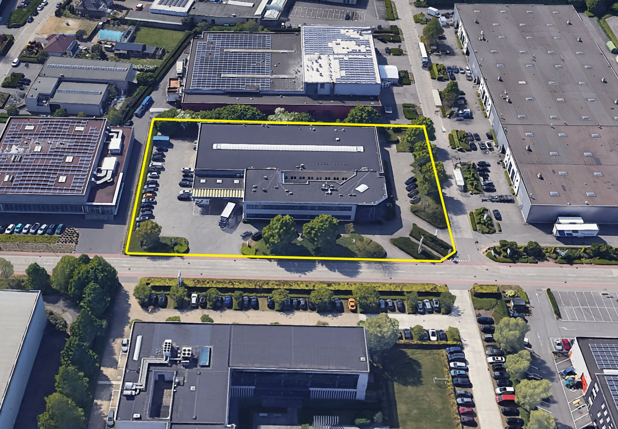 Bedrijfsgebouw te koop op toplocatie in Wommelgem foto 2