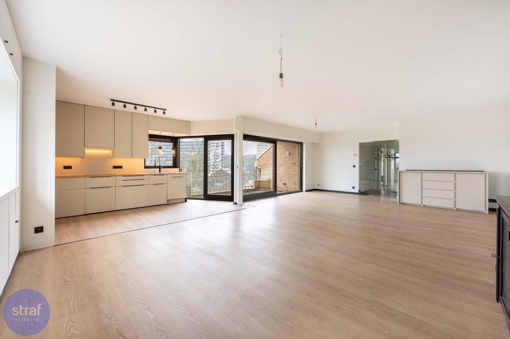 Groot 3 slpk appartement met terras en inloopdressing foto 2