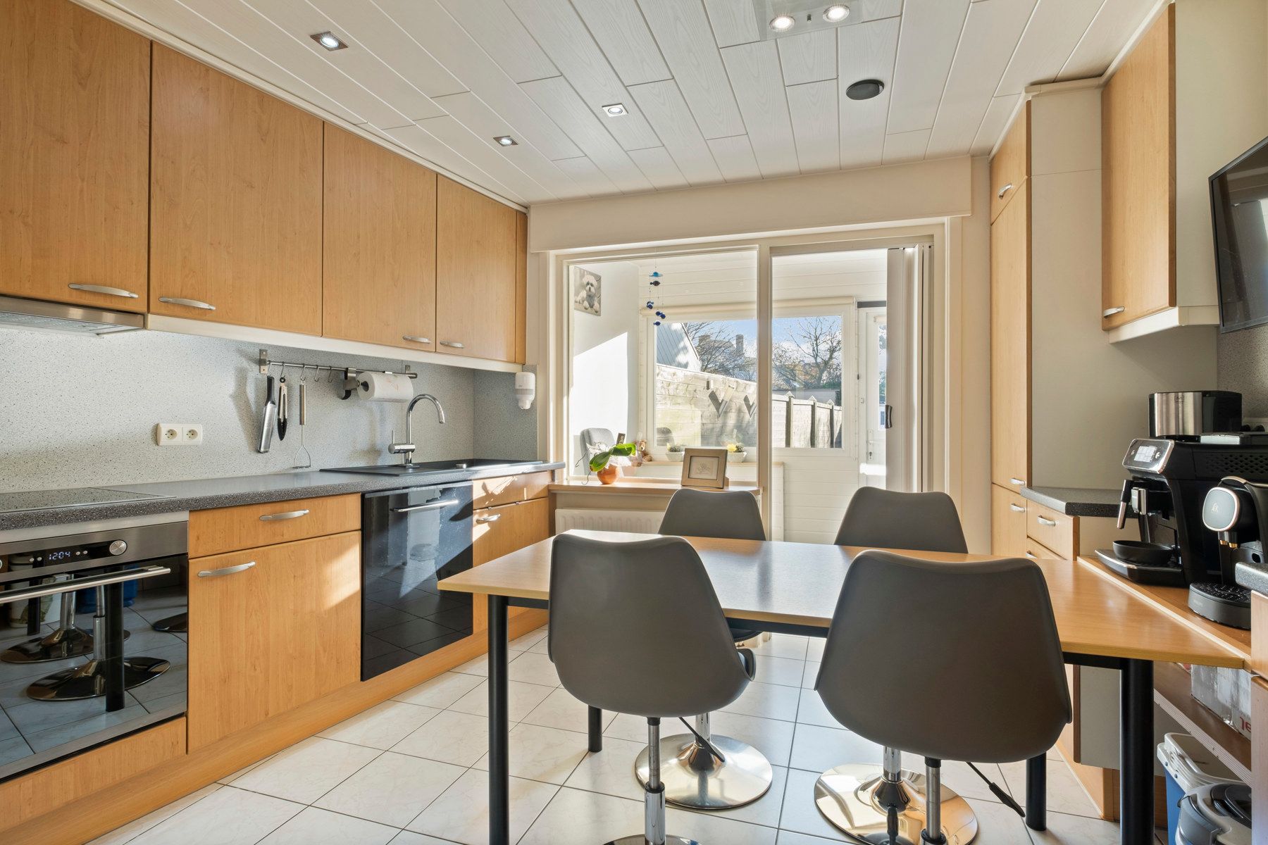 Ruime, verzorgde gezinswoning te Mariakerke (Oostende) foto 5