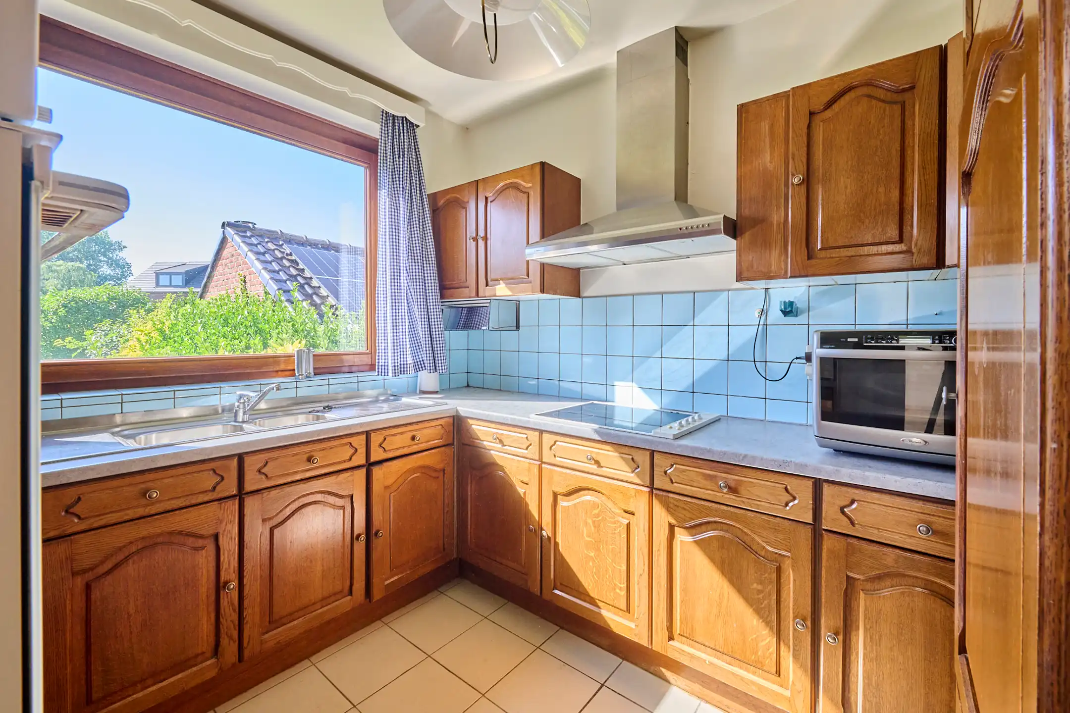 Goed onderhouden rijwoning op toplocatie met parking foto 4