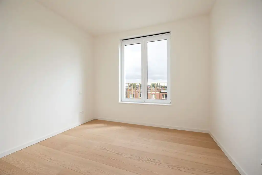 Hoogwaardig afgewerkt 2 slpk op bovenste verdieping foto 9