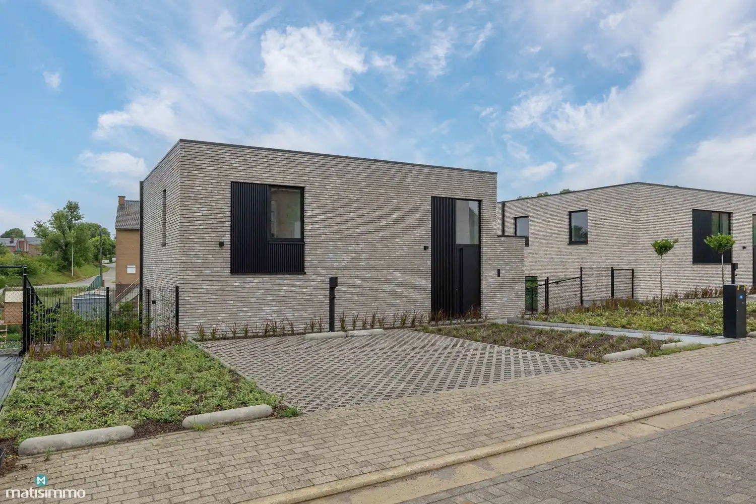 HOOGWAARDIG AFGEWERKTE NIEUWBOUWWONING MET DRIE SLAAPKAMERS EN TUIN (INCLUSIEF TUINONDERHOUD) TE RIEMST foto 28