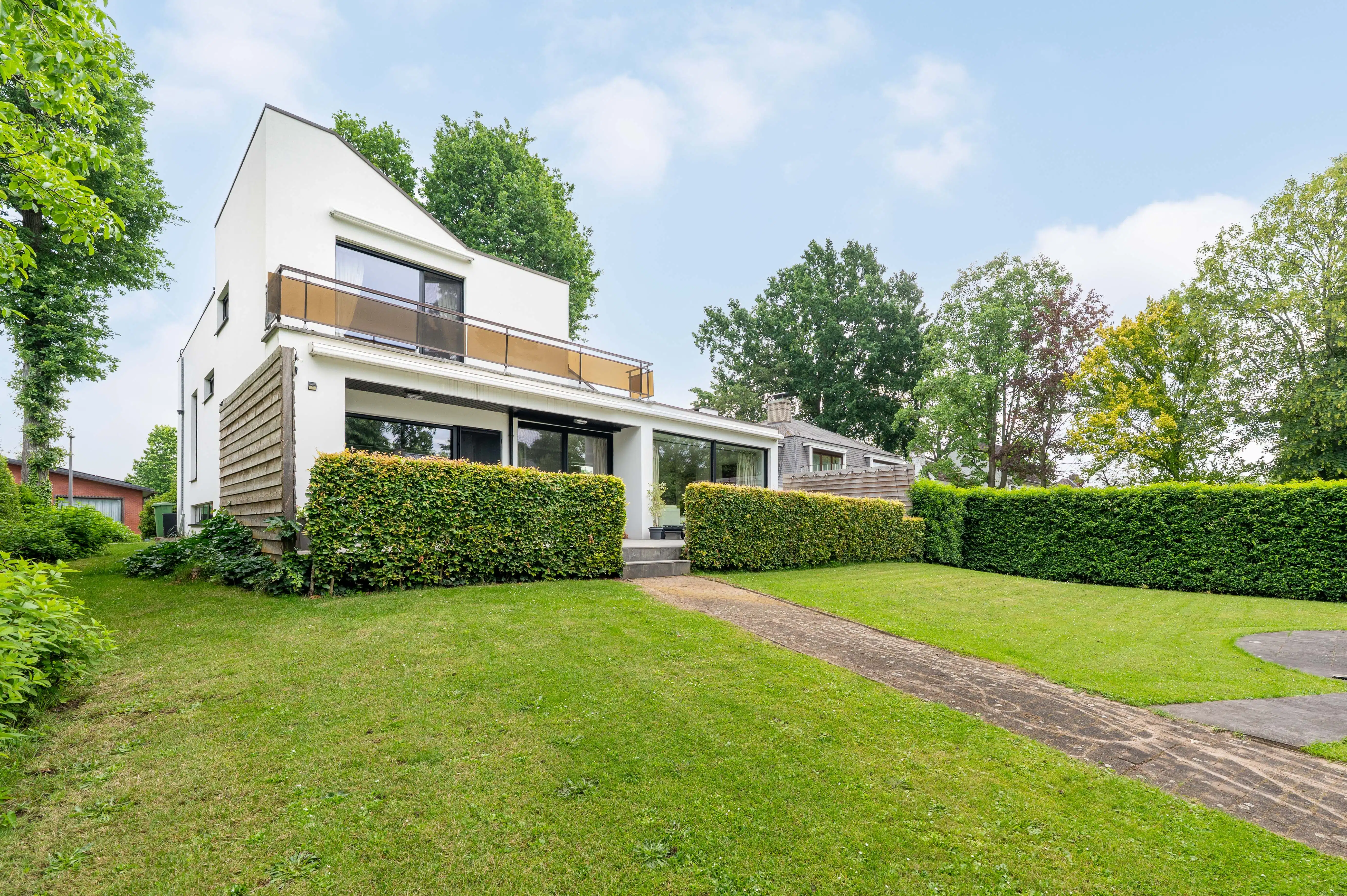 Stijlvolle split-levelvilla met veel licht en ruimte foto 4