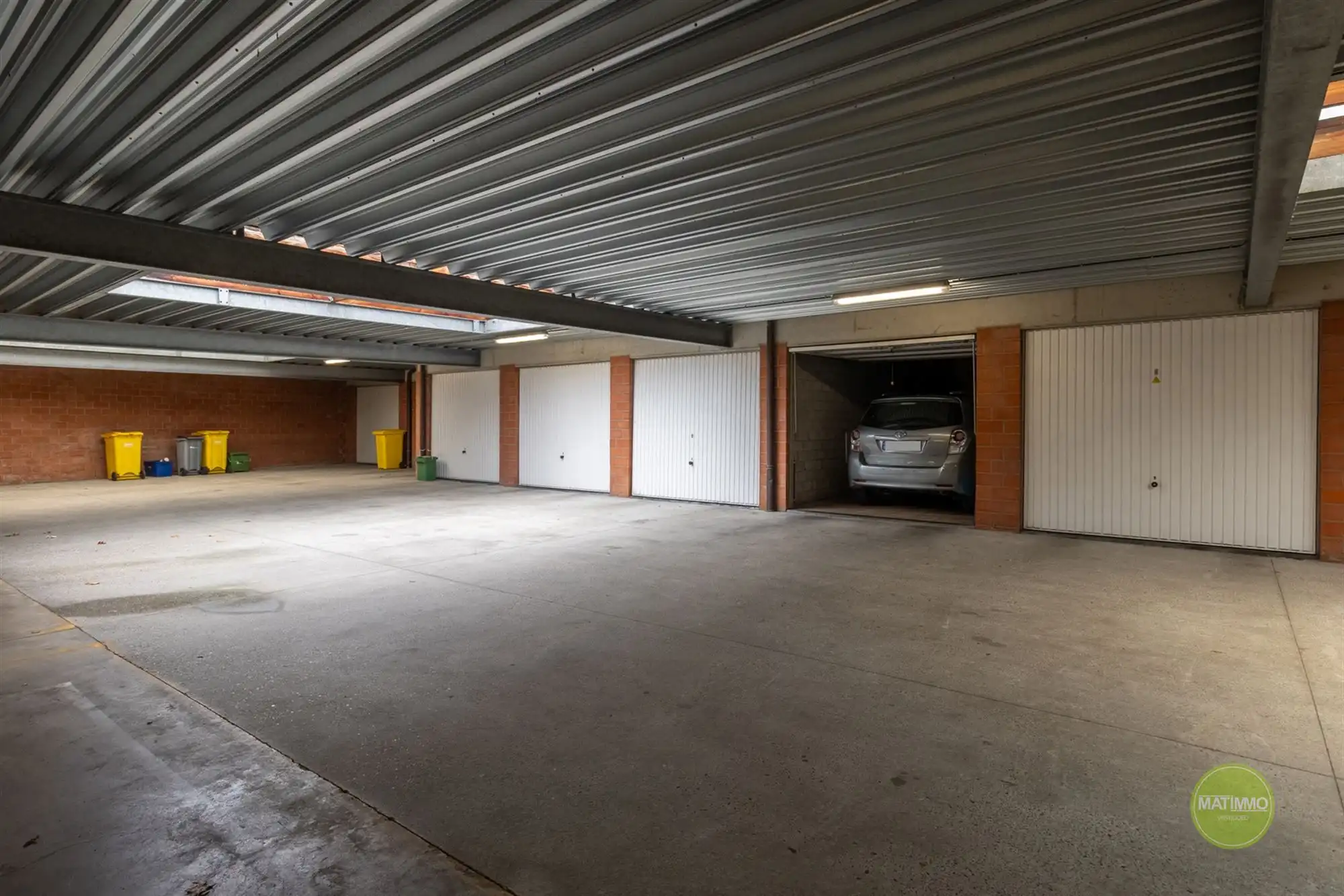 Ruim tweeslaapkamer appartement met terras en garage in Mol  foto 19