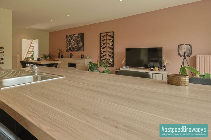 Instapklare ruime rijwoning met 3 slaapkamers foto 14