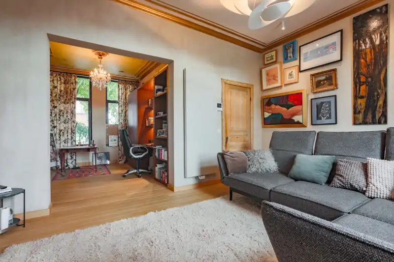 Unieke, instapklare  burgerwoning met 3 slaapkamers, aparte duplex- studio (co- housing, student...), Italiaanse tuin...(Energielabel B,  zonnepanelen...) foto 2