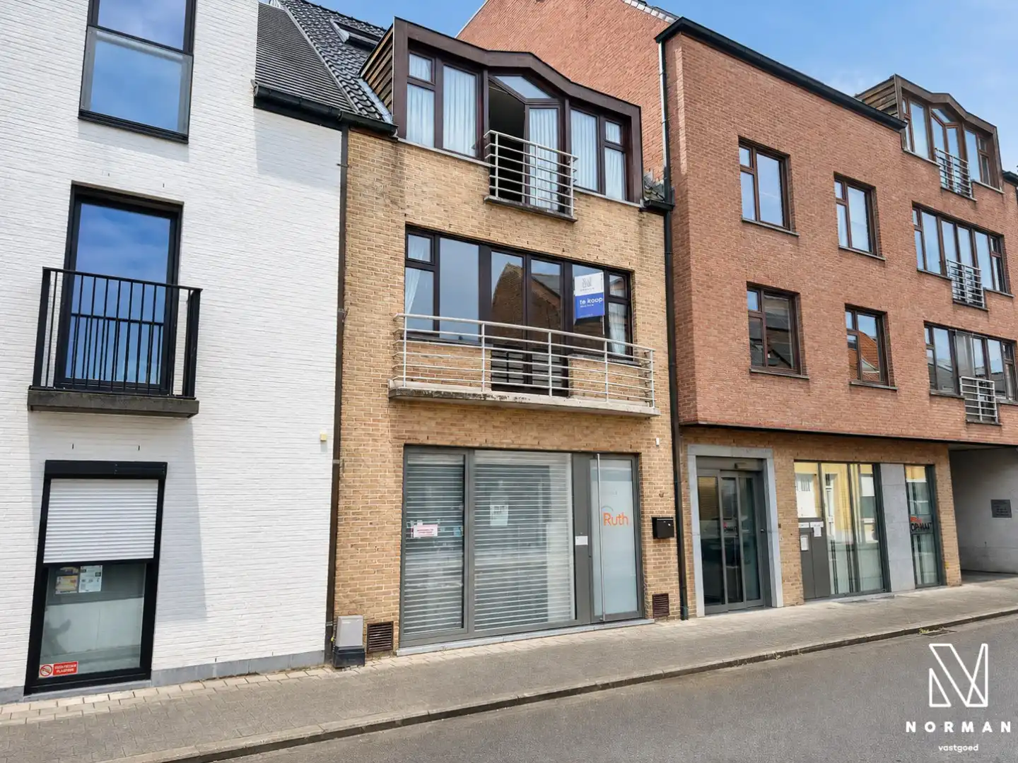 Lichtrijk en energiezuinig appartement met 2 slaapkamers, terras en garage te koop in centrum Kuurne! foto 28