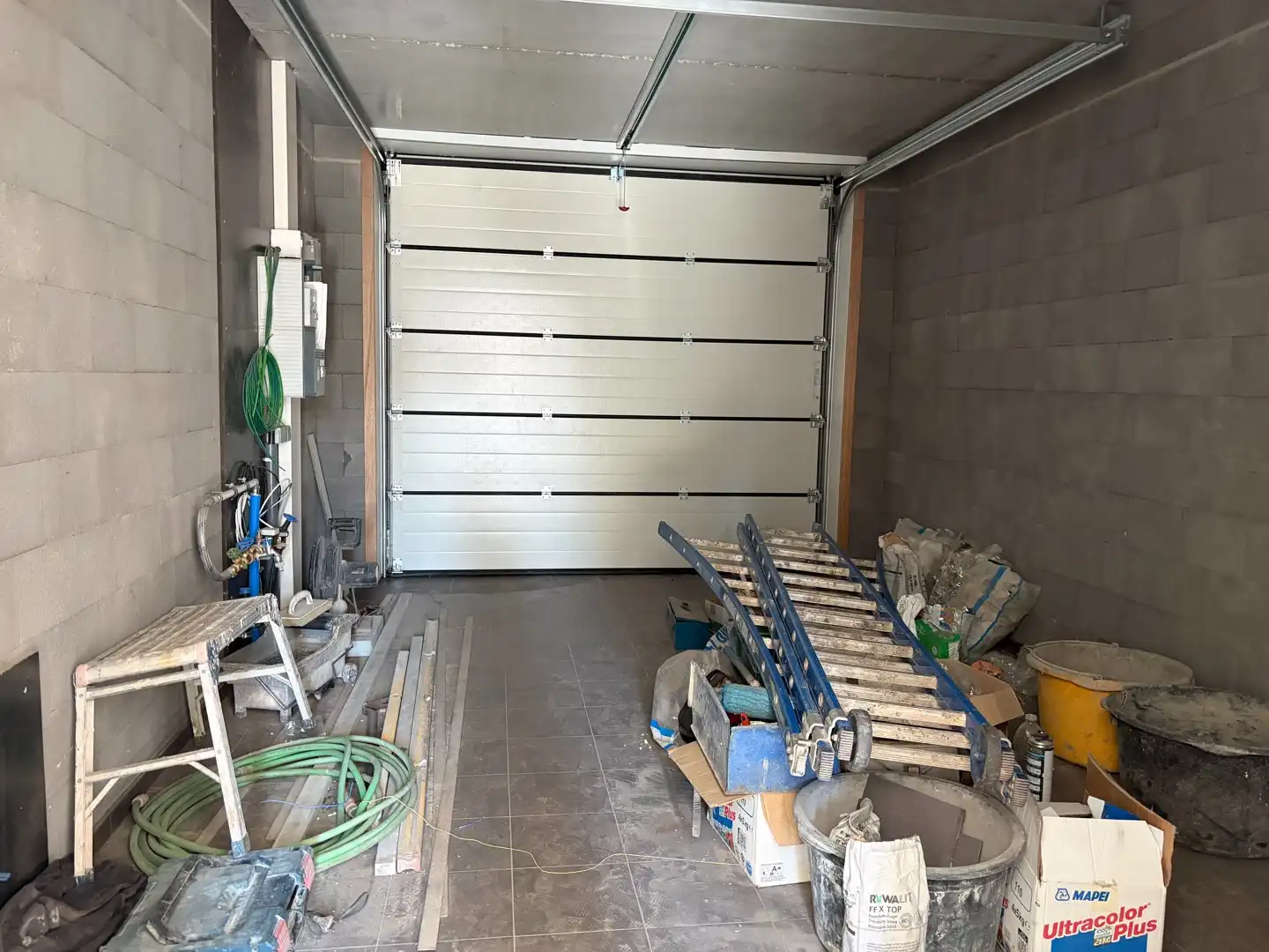 Moderne halfopen woning met 3 slpk, garage en tuin foto 16