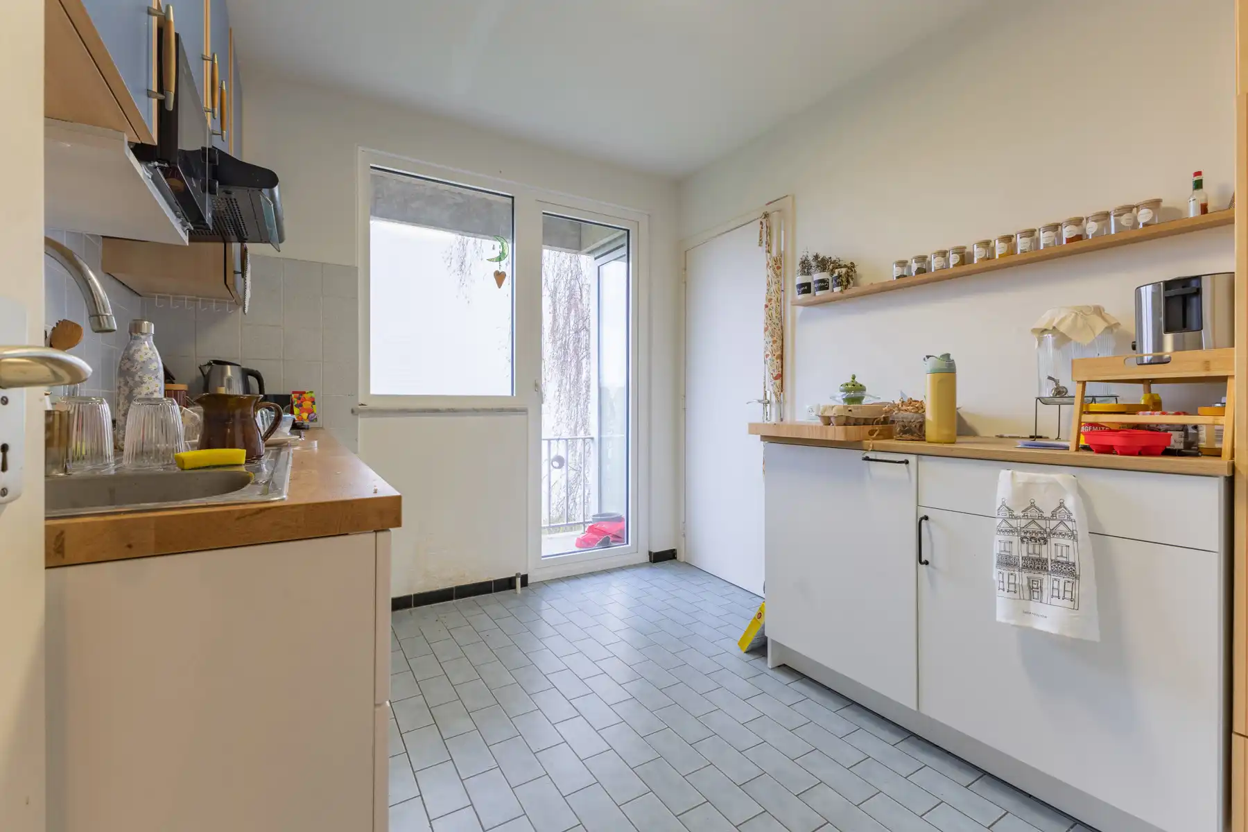 Opbrengsteigendom met 4 wooneenheden en 2 garages foto 34