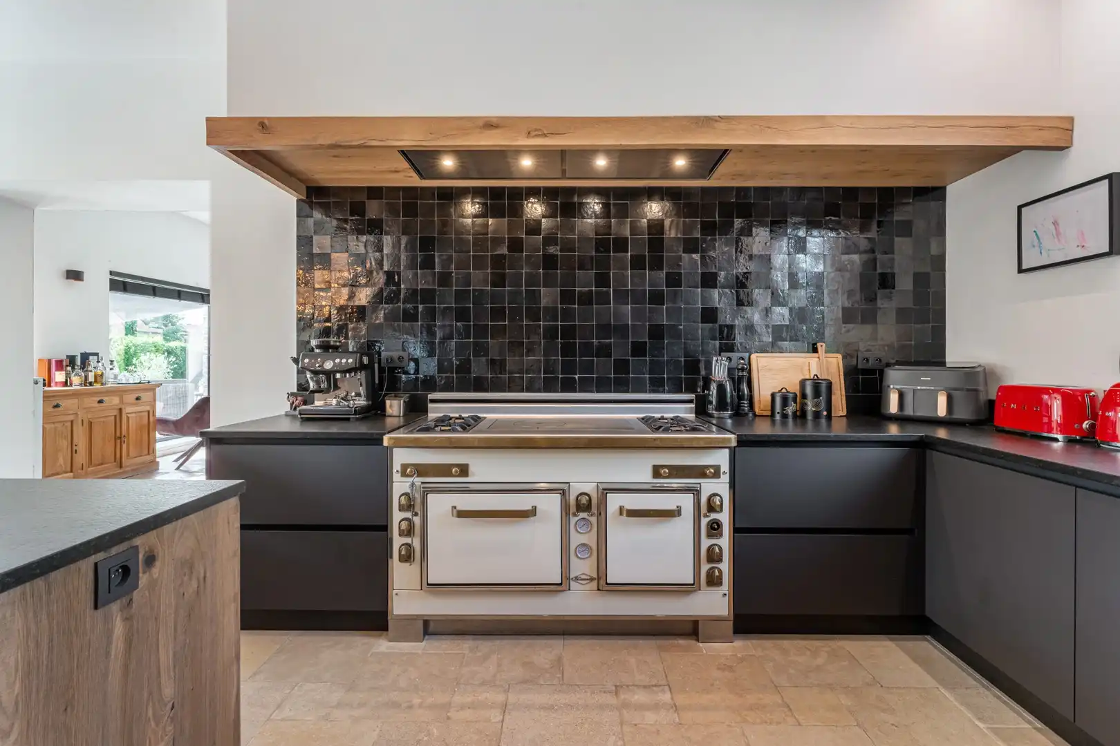Karaktervolle gerenoveerde hoeve met 576 m² woonoppervlakte op 28a 02ca in Landen-Walshoutem. foto 14