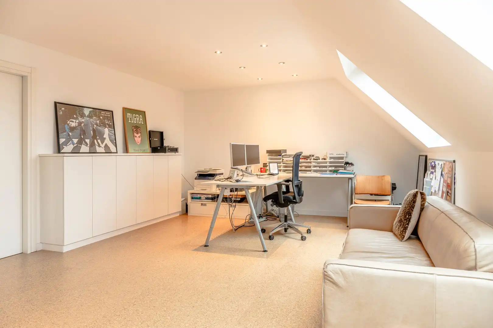 Een instapklare, ruime gezinswoning met top ligging te Zwijndrecht! foto 17