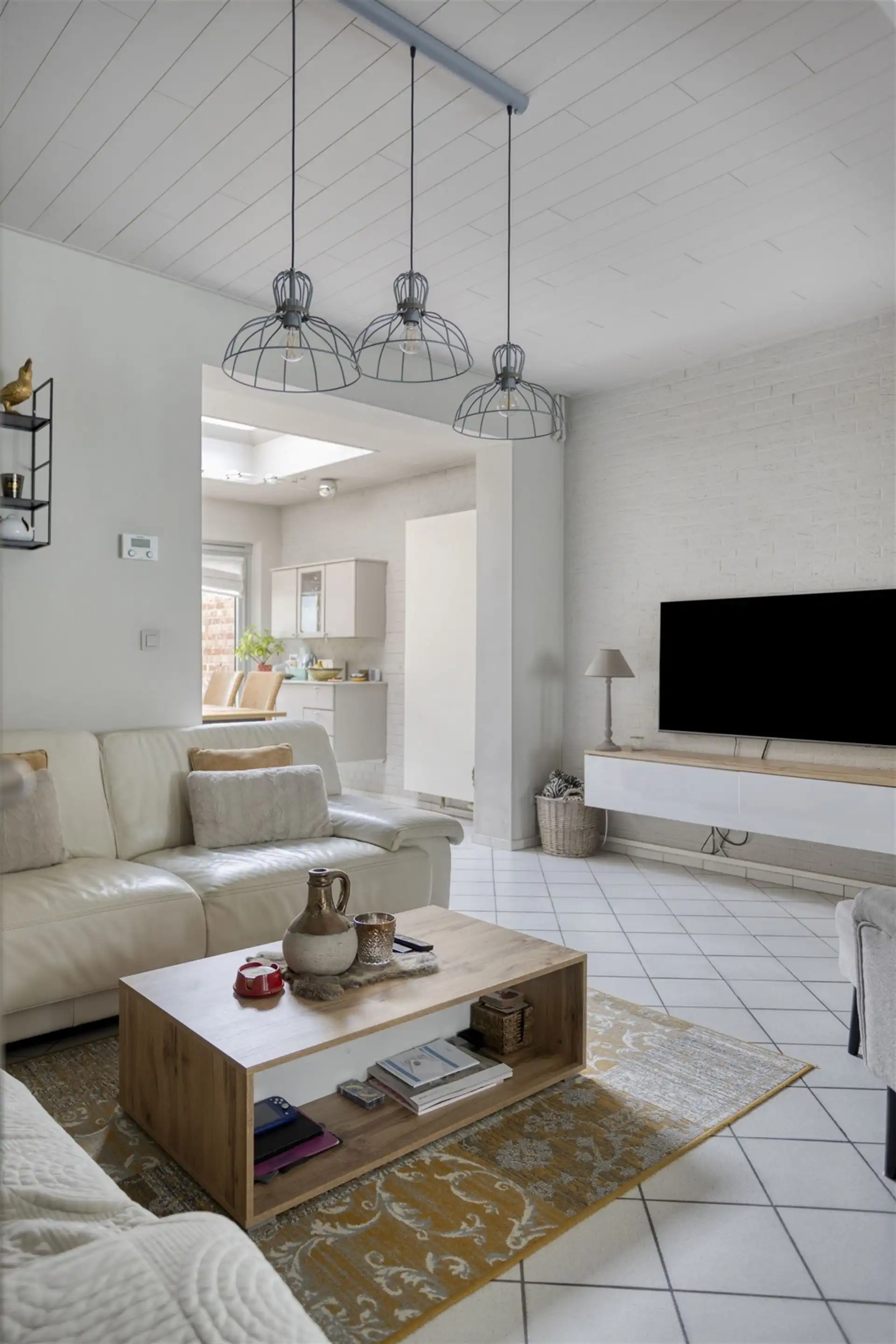 Instapklare woning met 3 slaapkamers, tuin en parkeerplaats foto 5