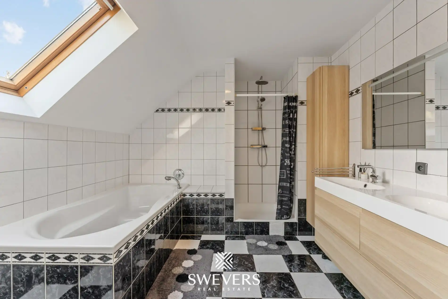  Instapklare woning met goede bereikbaarheid op 10 are 43 ca in Paal foto 17