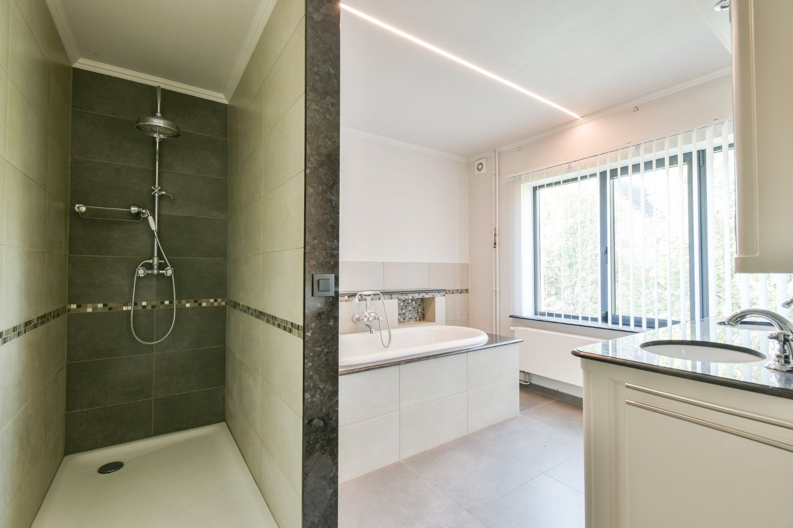 Wonen én werken op toplocatie in Oostkamp! foto 18