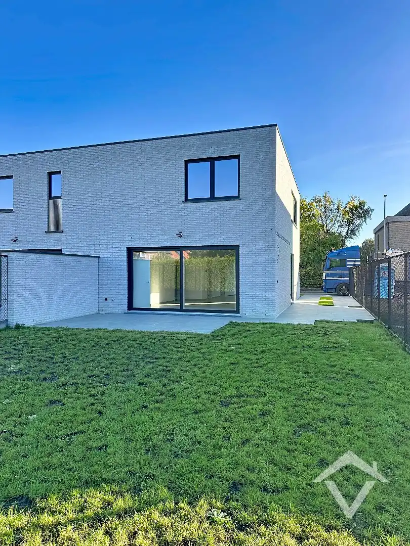 Nieuwbouwwoning met 3 slaapkamers in centrum Koekelare  foto 24