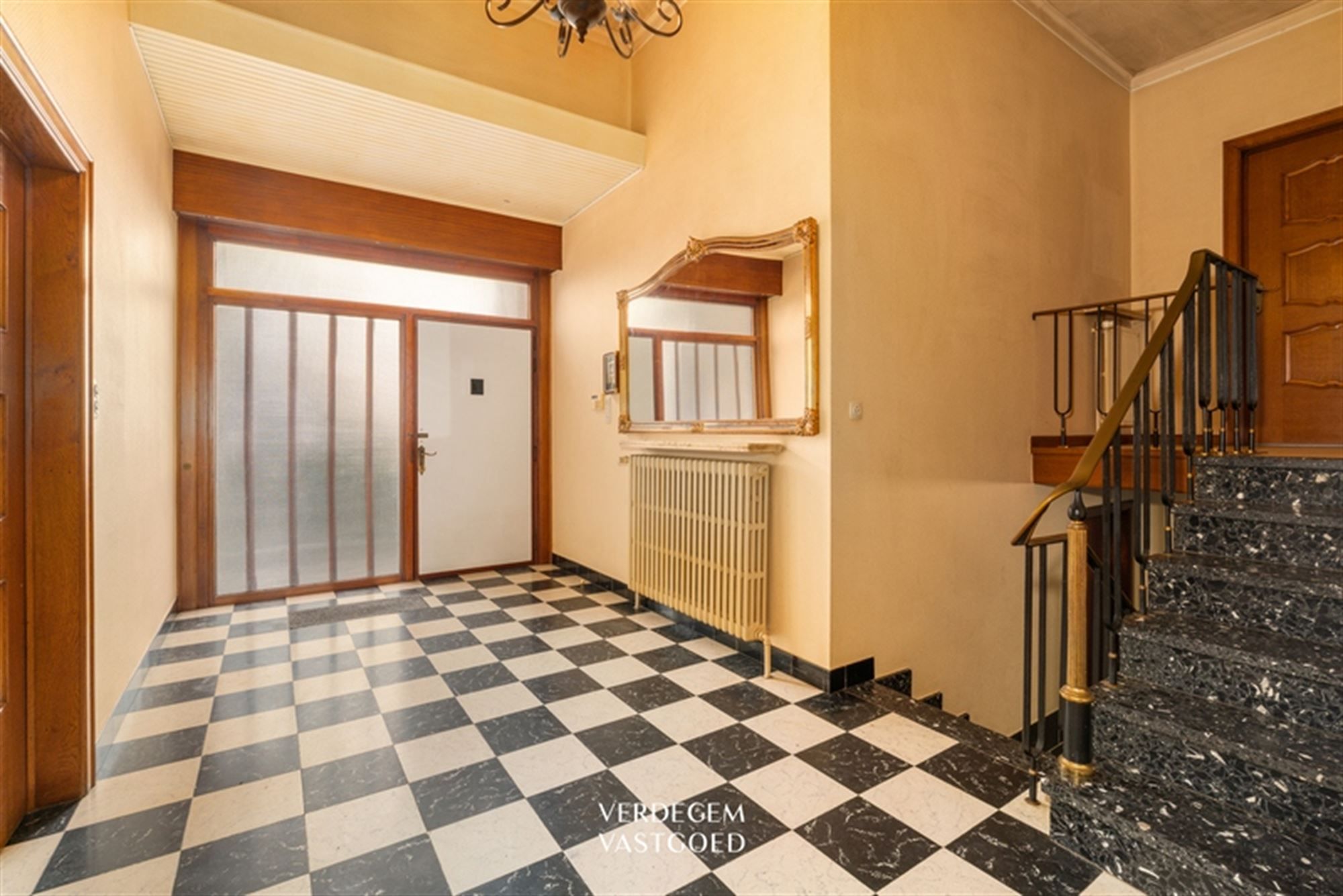 xl villa met magazijn van ca. 300m² op perceel van 2.438m² foto 5