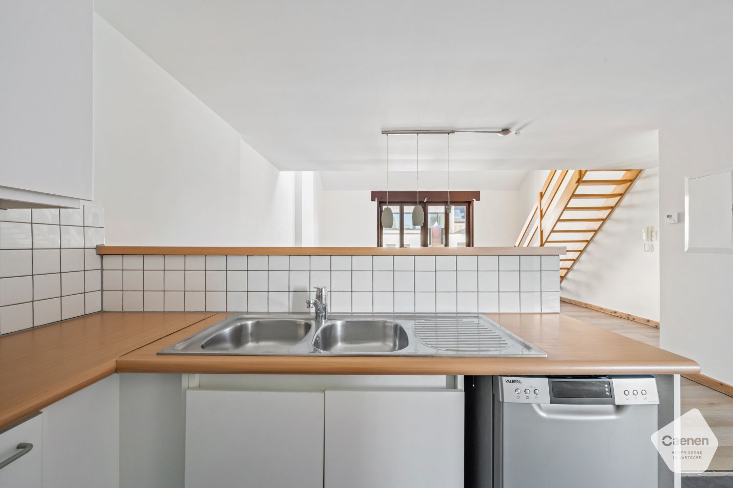 Charmant duplexappartement met 1 slaapkamer nabij strand en centrum. Gelegen op het pittoreske Manitobaplein. foto 6