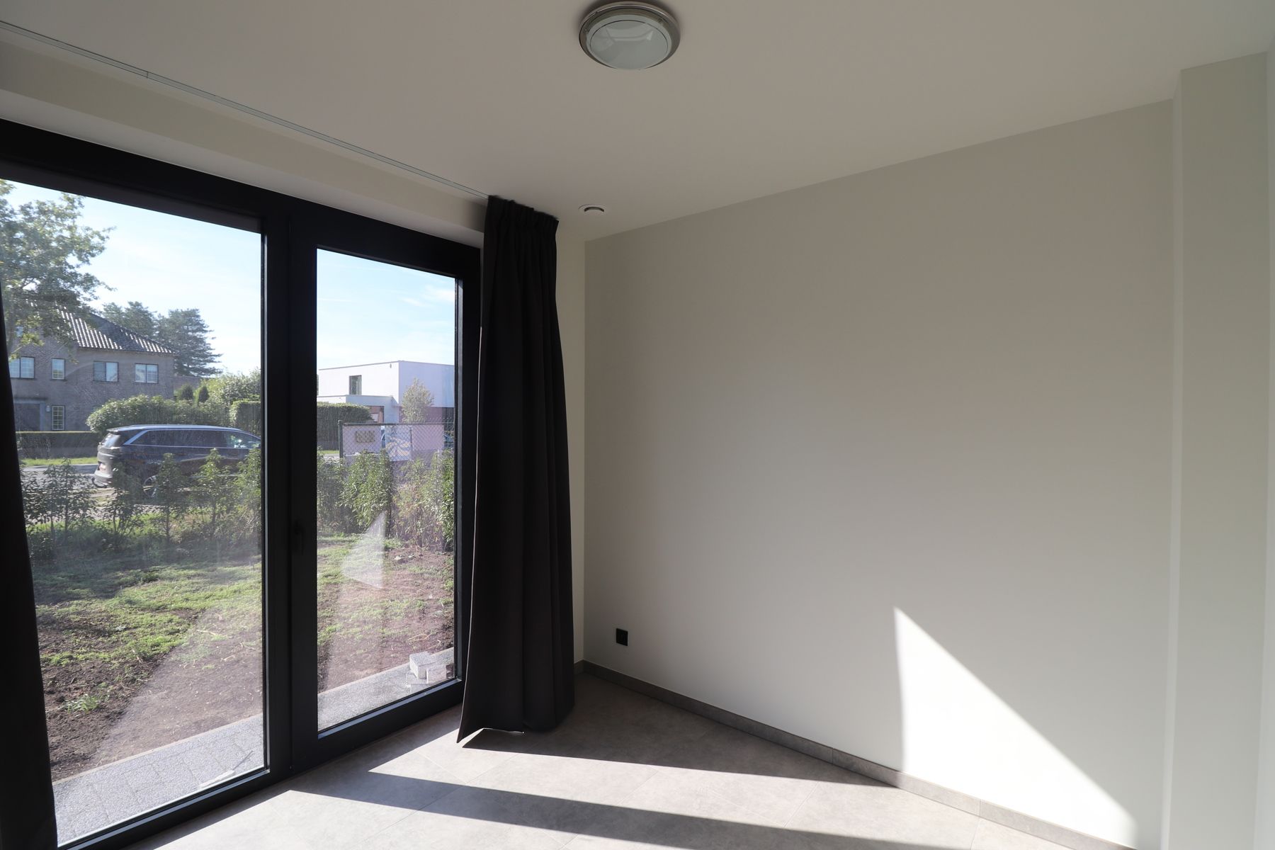 Energiezuinige nieuwbouwwoning (E12) met 3-4 slaapkamers en tuin met tuinberging. foto 4