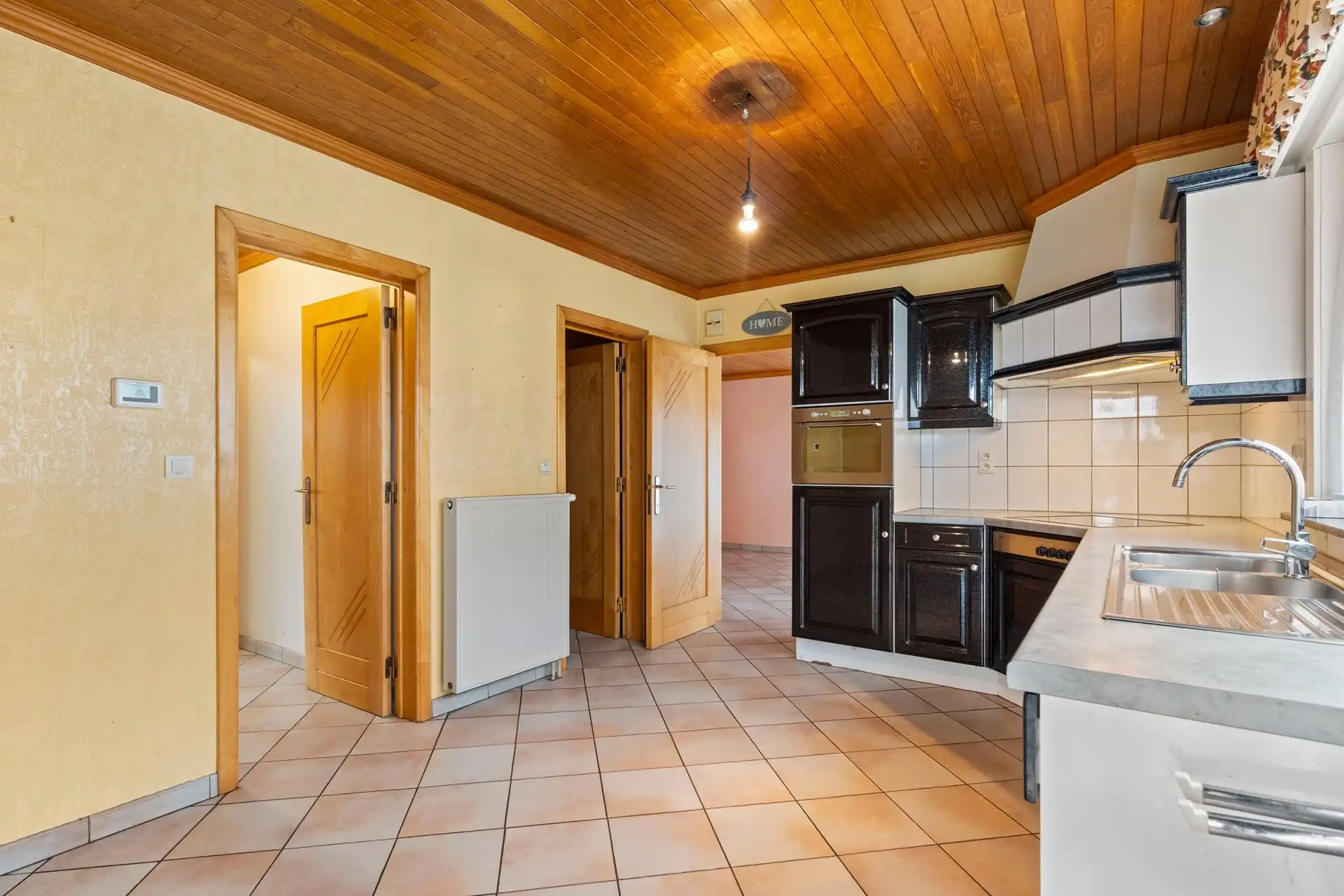 Charmante bungalow met ruime tuin foto 9