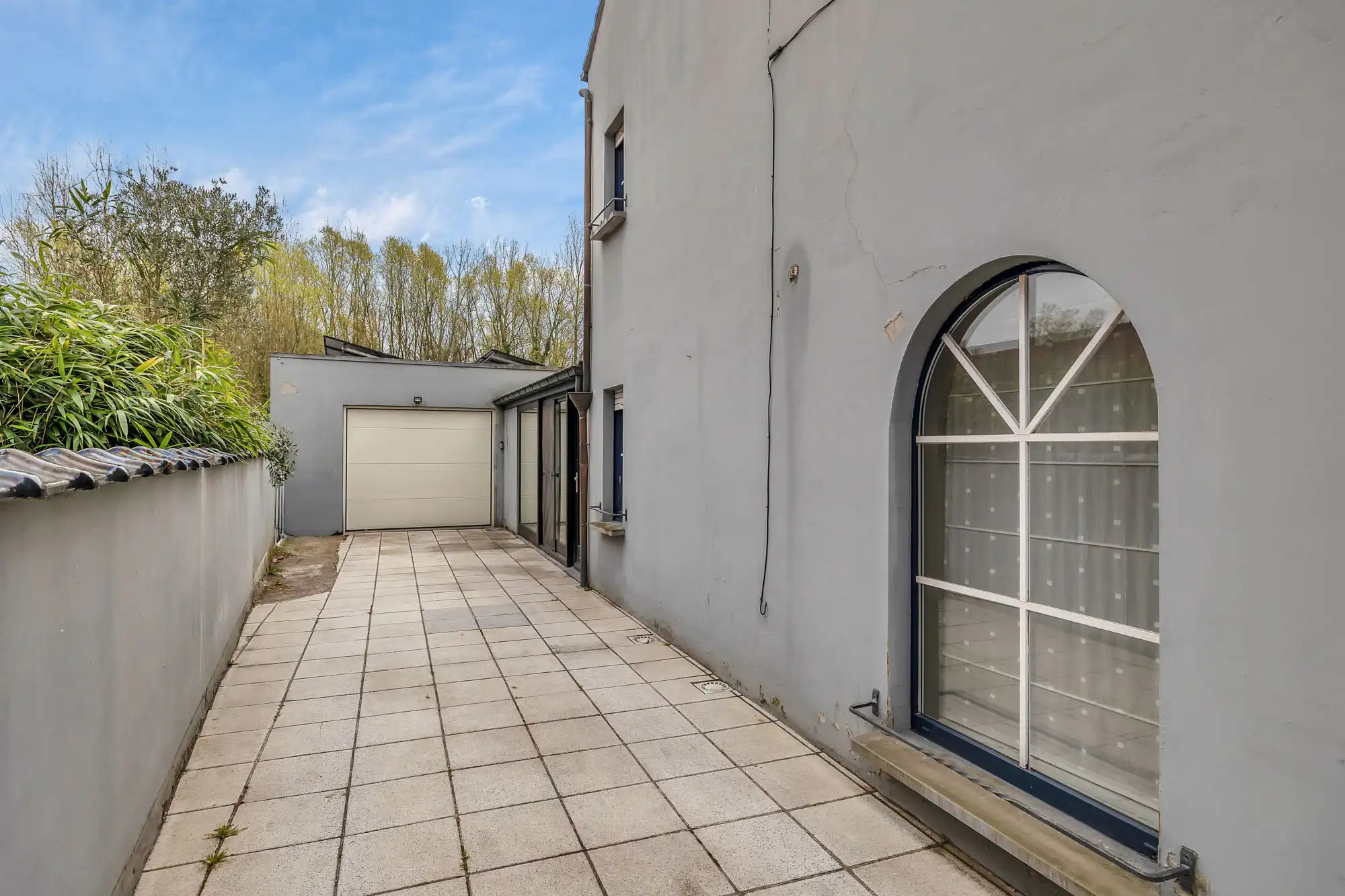 Instapklare woning met ruime garage foto 23